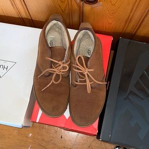 Tan Ugg boots